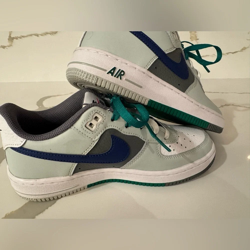 Big Kid's Nike Air Force 1 LV8 1 Light Silver/Deep Royal Blue - Sz 5.5y